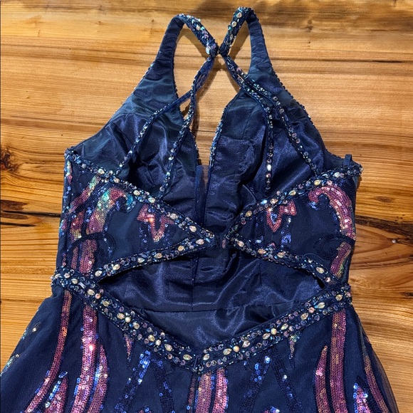 Sequin Embellished Halter Dress - Picture 5 of 6